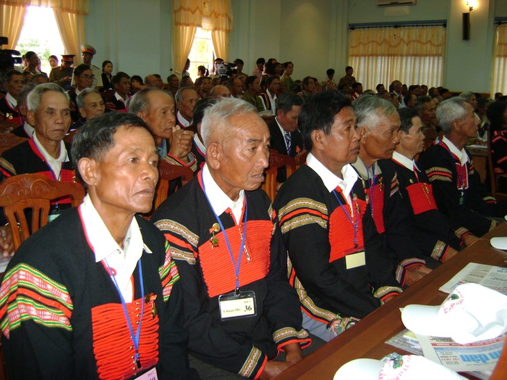 Legal knowledge disseminated to religious dignitaries, ethnic people - ảnh 1